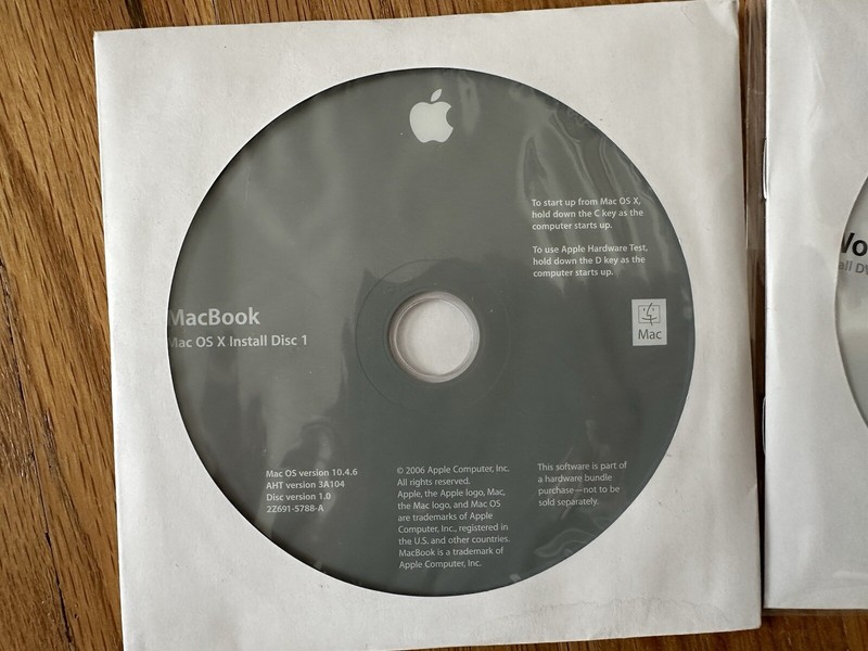 Mac OSX 10.4.6 Install Disc