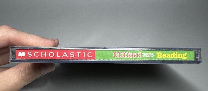 Scholastic - Clifford the Big Red Dog Reading Y2K - PC Mac CD-ROM Game - SEALED gallery