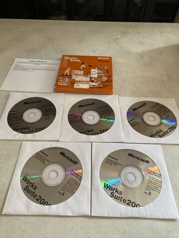 Microsoft Works Suite 2002_ Word, Money, Works, Encarta, Street & Trips, Picture gallery