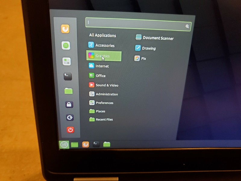 Linux Mint 20.2 Cinnamon x64 Bootable on 16G USB Stick! gallery