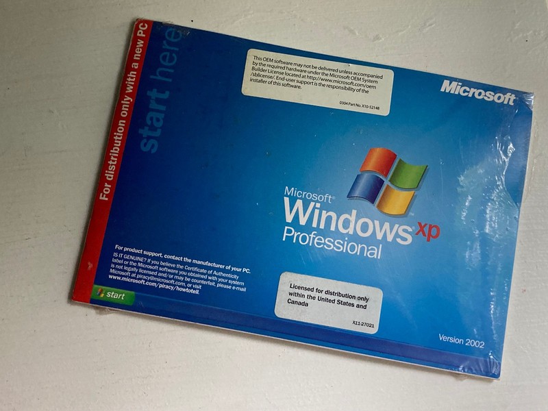 NEW Windows XP Professional SP2 Version 2002 CD Disc Part No. X10-52148