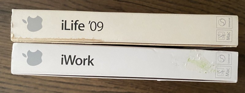 iWork 09, iLife 09 Install CD's- preowned gallery