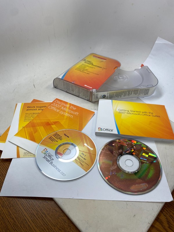 Microsoft Office 2007 Small Business Edition with Original Box & Product Key