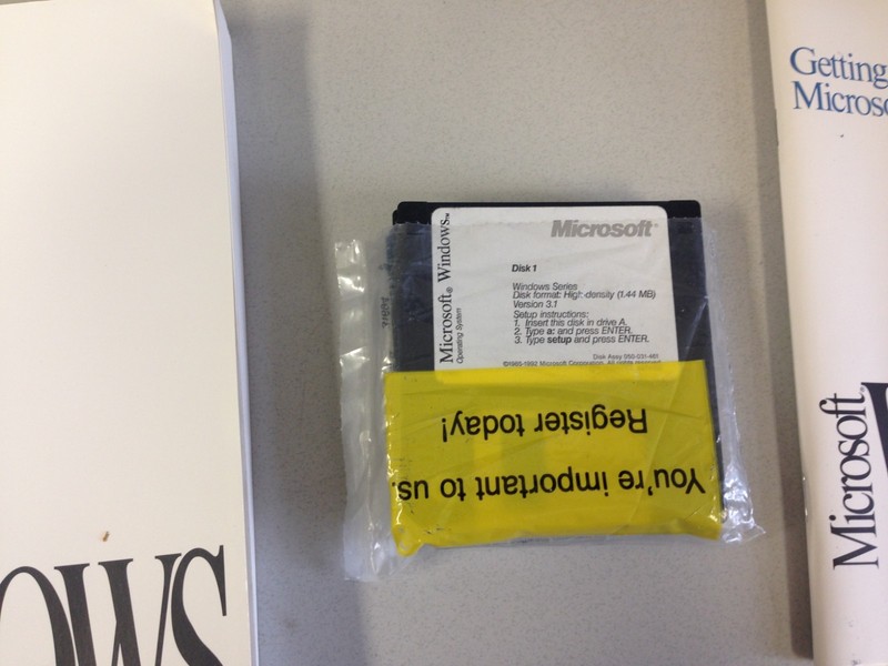 Genuine Microsoft Windows 3,1 Users Guide 6 Diskette 3 1/2" Media Ver. gallery