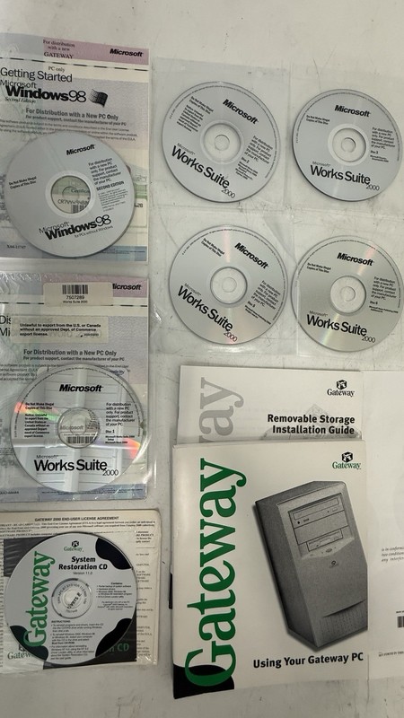 Gateway PC Microsoft Windows 98 SE & Software Works Suite 2000 Restore CD Manual