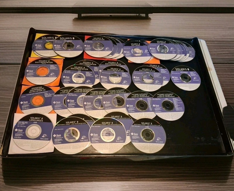 SUN Microsystems SOLARIS 8 -BOTH Intel & SPARC CDs only 58 DISCS bundle Lot gallery