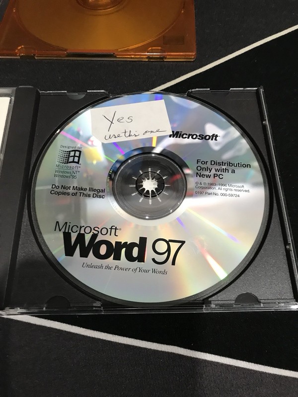 Windows95 Lot5 CD-ROM MicrosoftWord97 Bookshelf CreativeWrite2 3dFont TypingTeac gallery