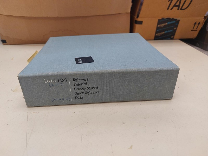 Vintage LOTUS 123 Software V2.01 + 2.2 5.25″ Floppy Disks + manual