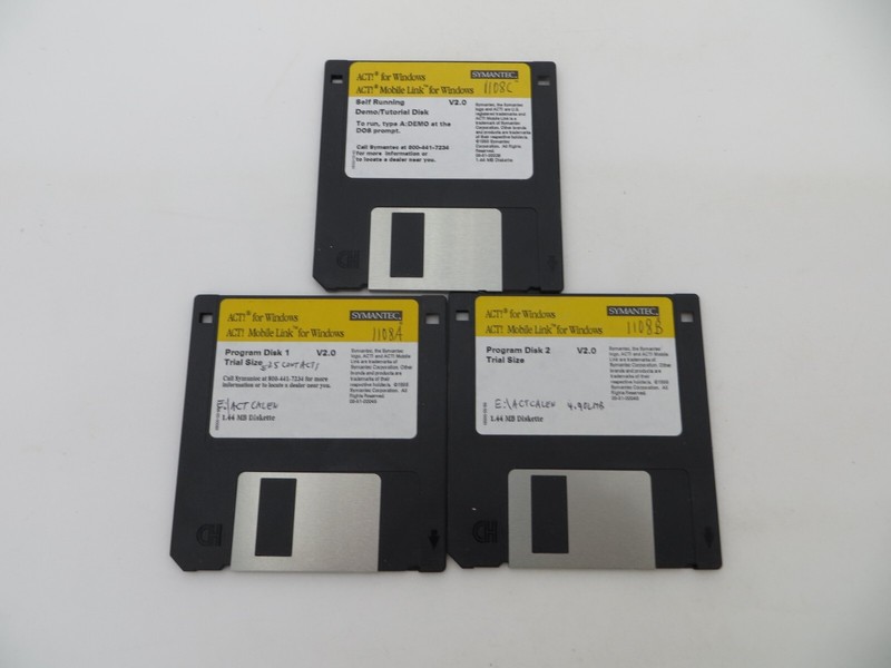 ACT! For Windows V2.0 3.5″ Floppy Disks Symantic Computer Discs vintage 1995