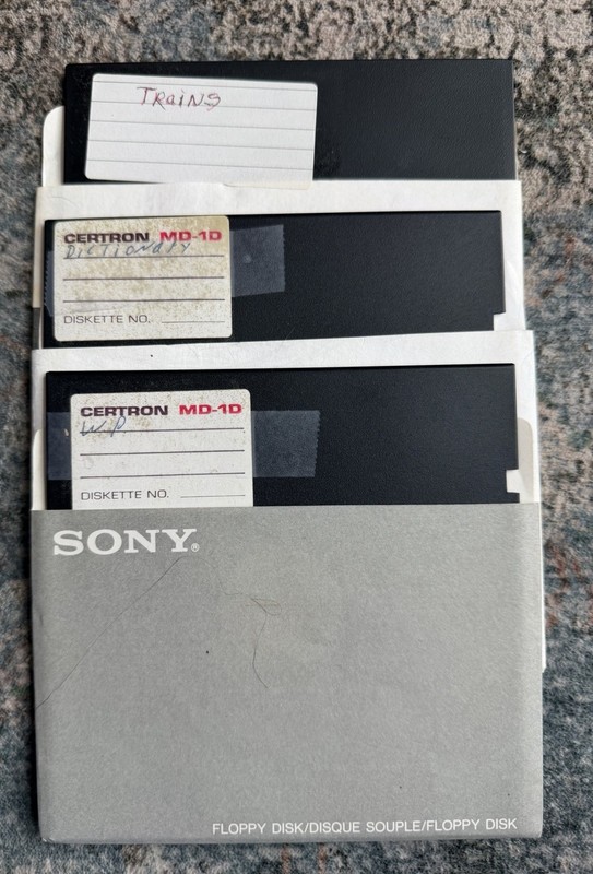 Commodore 64 C64 Mixed Floppy Disk Lot Software Utilities Music & Blank Media gallery