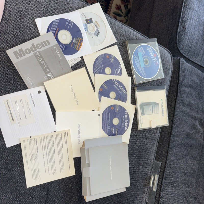 LOT Vintage 7 PC Mac Software CDROM Windows 95 98 2000 Apple OS Plus Booklets