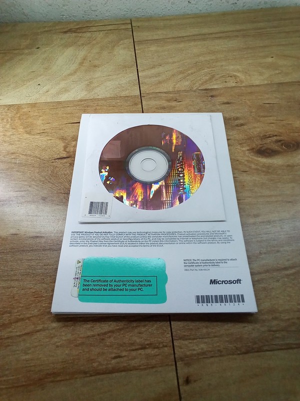 Microsoft Windows Xp Professional Version 2002 Booklet & Instal Disc gallery