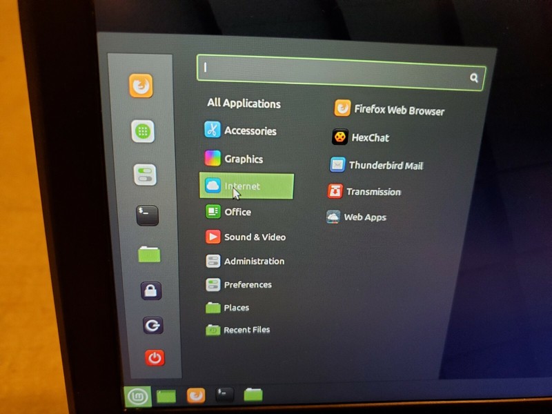 Linux Mint 20.2 Cinnamon x64 Bootable on 16G USB Stick! gallery