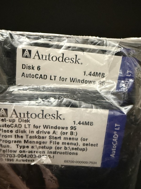 Vintage Autodesk AutoCAD LT for Windows 95 floppy disk software NOS Sealed gallery
