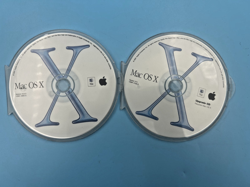Vintage 2001 Apple Mac OS X Version 10.0.3 1Z691-3064-A & 10.1 1Z691-3184-A