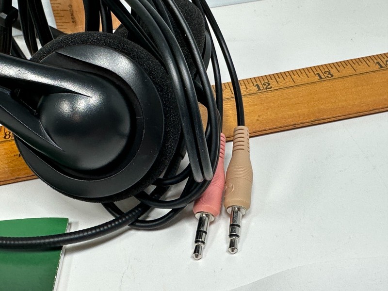 Dragon Version 11 Home Naturally Speaking Speech recognition Nuance Headphones gallery