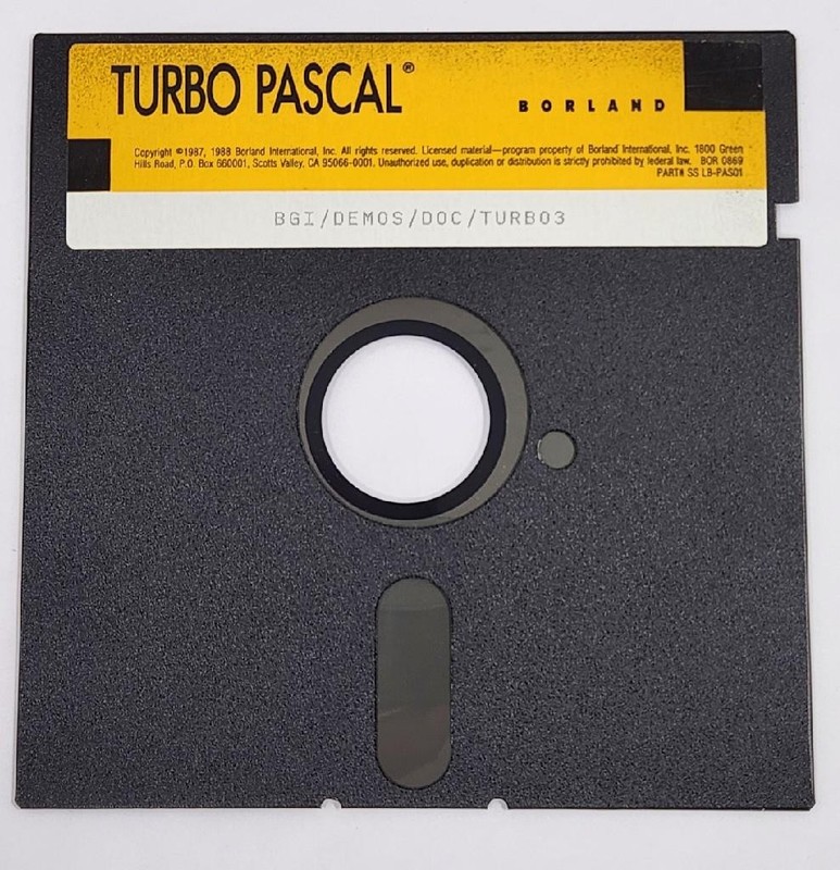 Borland Turbo Pascal Part # SS LB-PAS01 BGI/DEMOS/DOC/TURBO3 5.25″ Disk