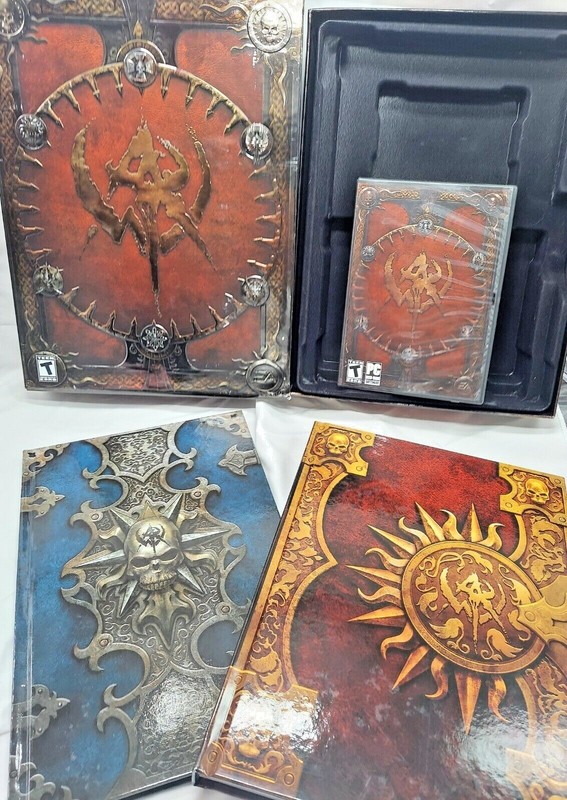 Warhammer Online Collector Ed. w/Big Box, Art Book, War Book & Game Discs w/Case