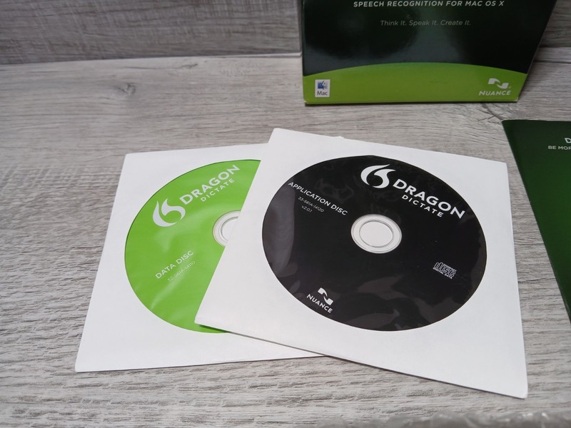 Dragon Dictate Speech Recognition for Mac OS x Version 2.0 W Microphone Open Box gallery