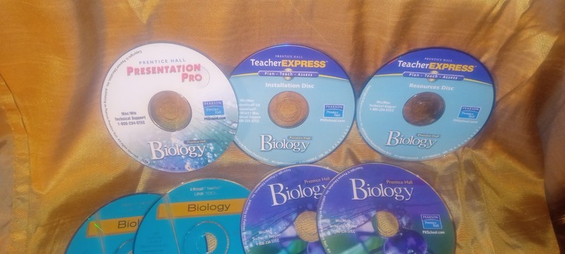 Lot of Pearson Biology Discs / Lab Simulators / Presentations / Power Lecture gallery
