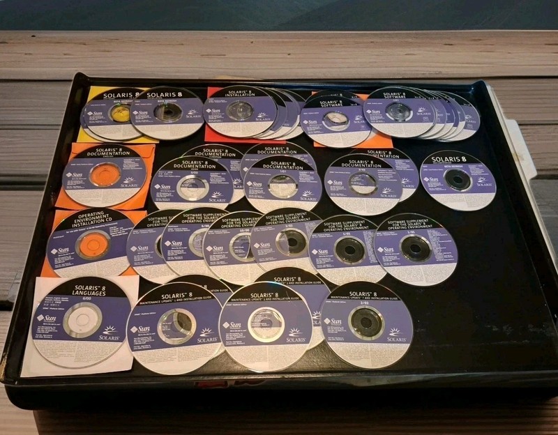 SUN Microsystems SOLARIS 8 -BOTH Intel & SPARC CDs only 58 DISCS bundle Lot gallery