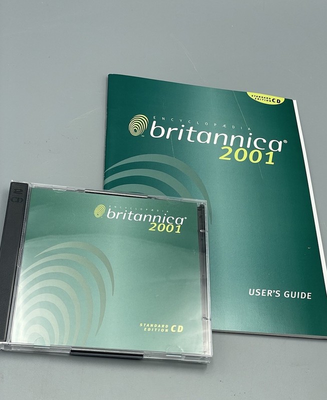 2001 Encyclopedia Britannica – Standard Edition – 2 CDs with Manual