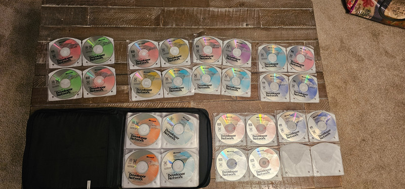 Lot of 118 Microsoft MSDN Discs 1997, some 1996 – with binder – Bulk Lot