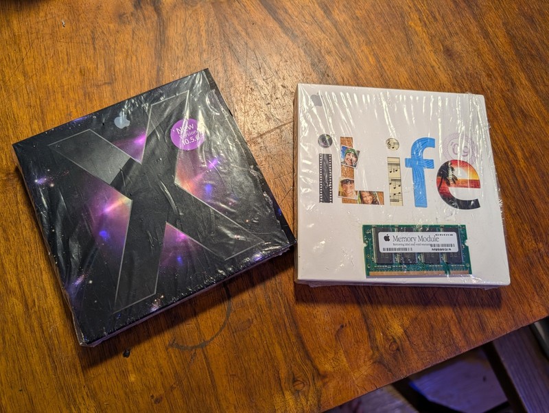 Apple Mac OS X 10.5.6 Leopard Retail and Life 09 & DVD & Memory Module