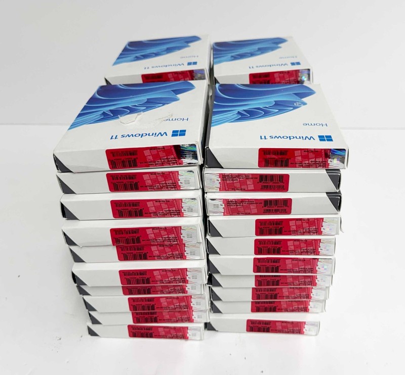 Lot of 40 Microsoft Windows 11 Home USB Flash Drive HAJ-00108 gallery