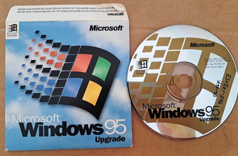 Microsoft Windows 95 Upgrade w/ License Retail Package
