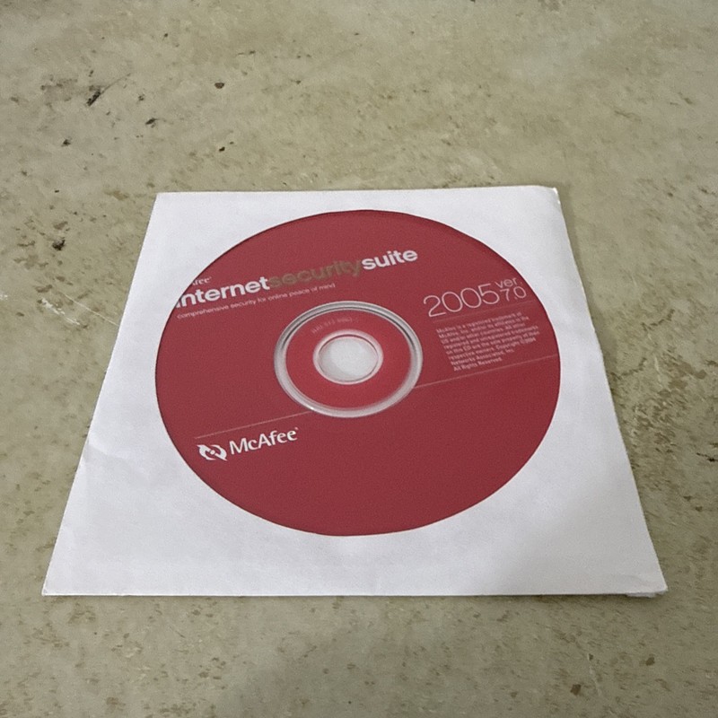 McAfee Internet Security Suite 2005 V7.0 CD gallery