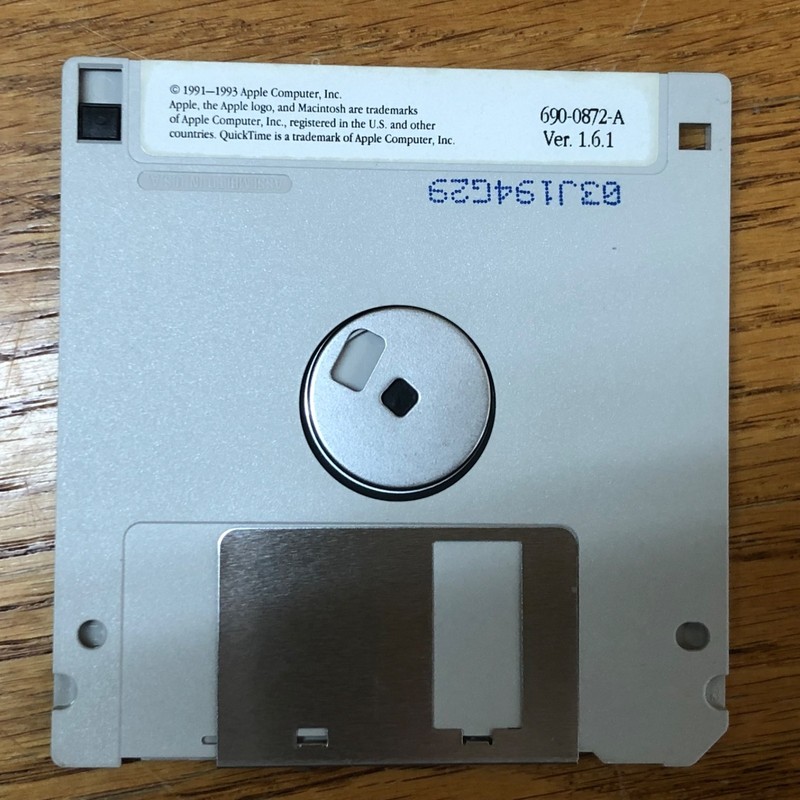 Quicktime version 1.6.1 3.5" Disk / Macintosh Computer Software gallery