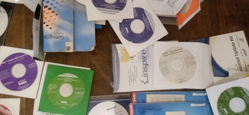 Dell reinstallation CD Microsoft Windows, XP Pro SPK2 w Roxio Creator Buss HD gallery
