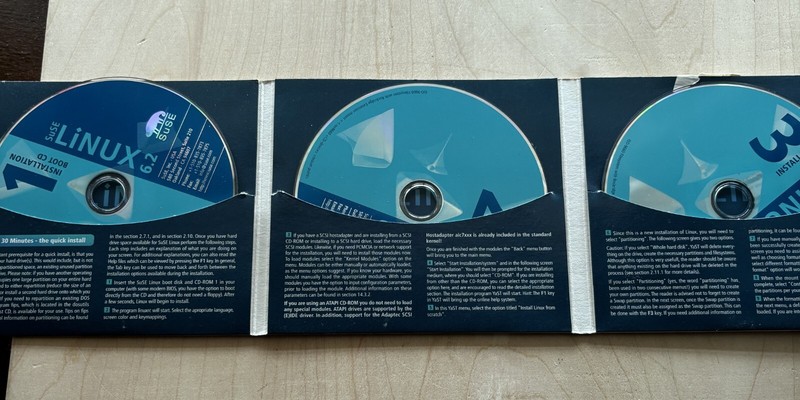 SuSE Linux 6.2 Software 6 CDs Cardboard Folder gallery