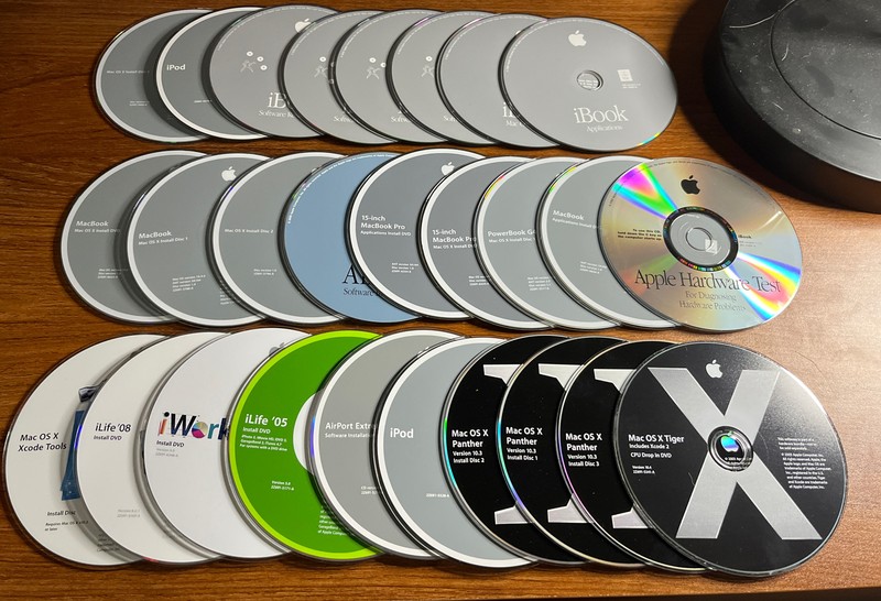 Big Lot Of Mac Apple Install And Software Discs OSX iPod iWork iLife