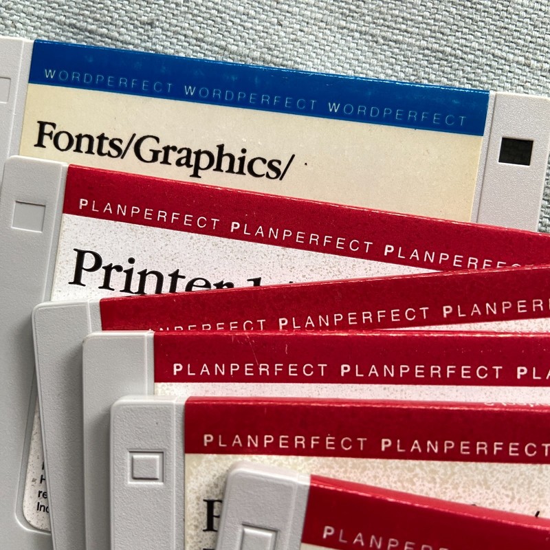 Vintage Software 3.5” WordPerfect PlanPerfect DrawPerfect LetterPerfect DOS 1989 gallery