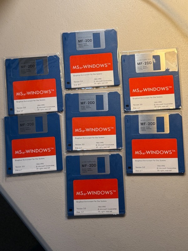 Vintage IBM Windows 3.0 - Part Number 0205829 70133 - 720K Disks gallery