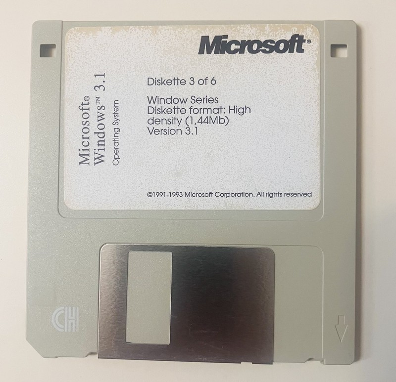 Microsoft Windows 3.1 (1992–1993) Complete 6-Disk Set | Vintage 3.5” Floppies gallery