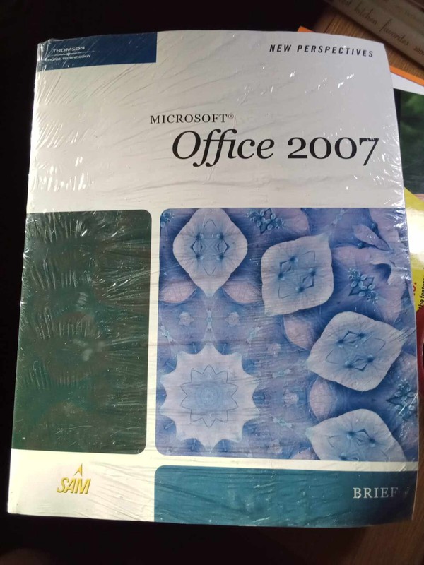 2 BOOKS Office ’07 Unopened [+ Using MS Office 95 – with disc]