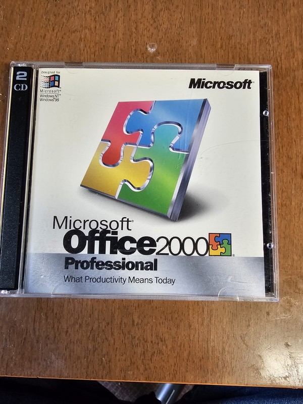 Microsoft Office 2000 Professional 2 Discs PC/Computer Word Excel Powerpoint Out