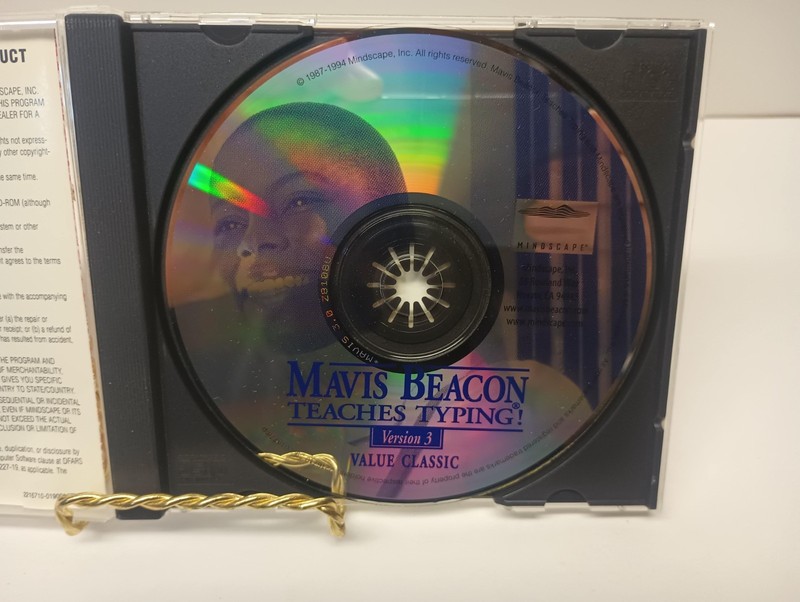 Mavis Beacon Teaches Typing Version 3 1994 Mindscape PC CD-ROM Disc gallery