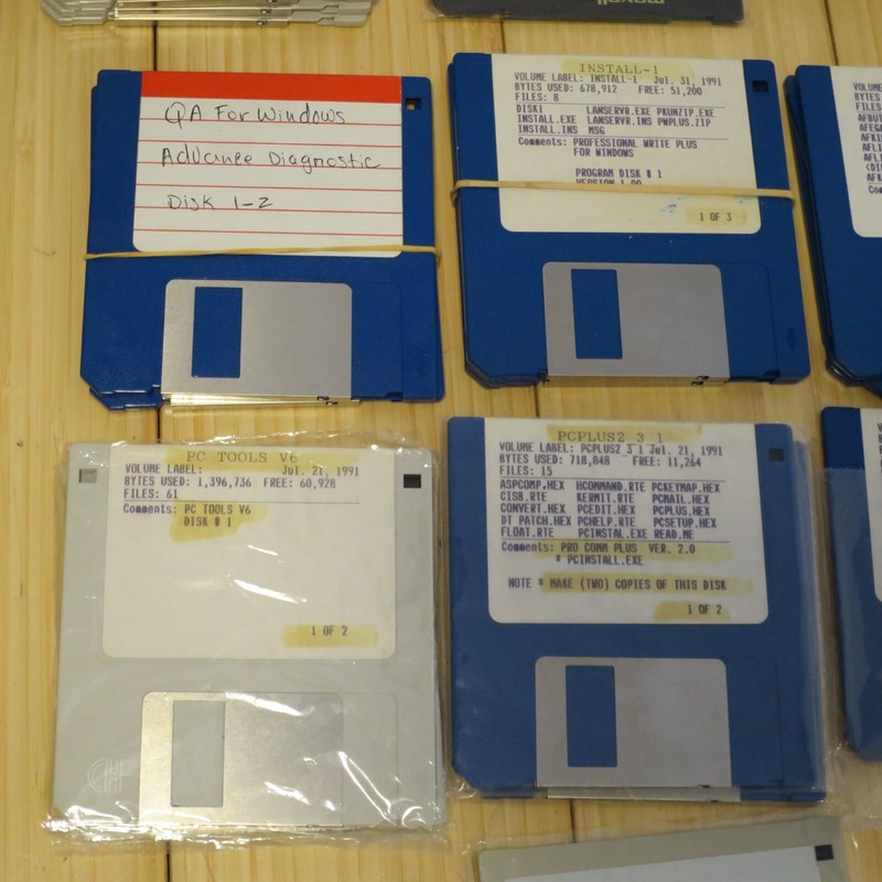 Untested Lot of PC Computer Software 3.5 in. Floppy Disks in Banx Storage Caddy gallery