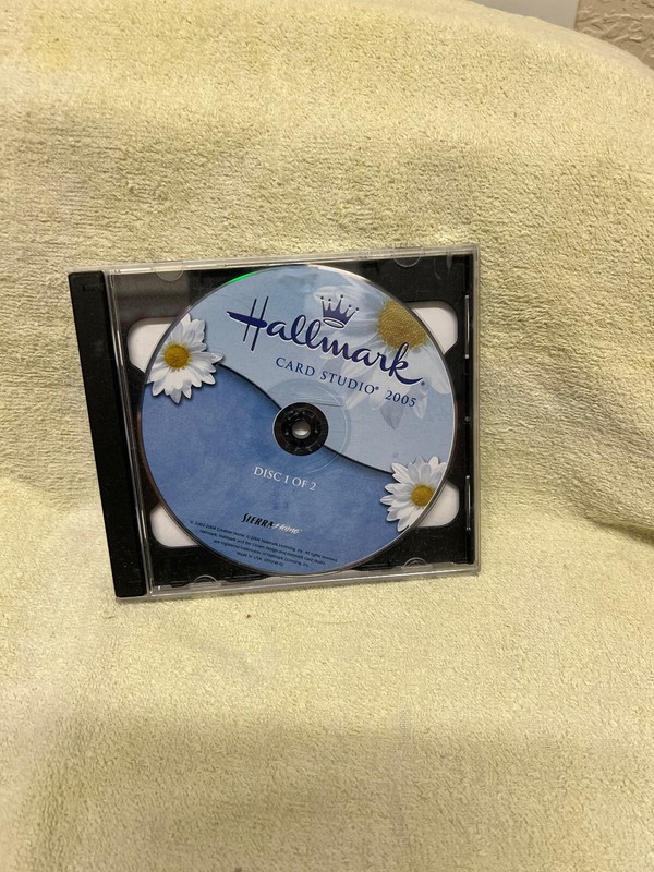 Hallmark Card Studio 2005 PC 2 CD Sierra Home Win 98/Me/2000/XP