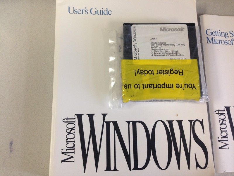 Genuine Microsoft Windows 3,1 Users Guide 6 Diskette 3 1/2" Media Ver. gallery