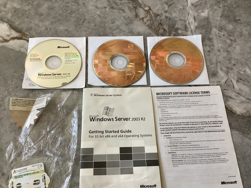 Microsoft Windows Server 2003 R2 Standard Ed. 1-4 CPU 5CLT OEM software