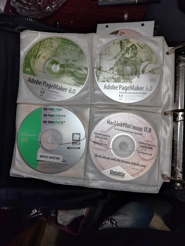 Vintage Apple Macintosh And Microsoft Large CD-Rom Software 90 Discs Lot gallery