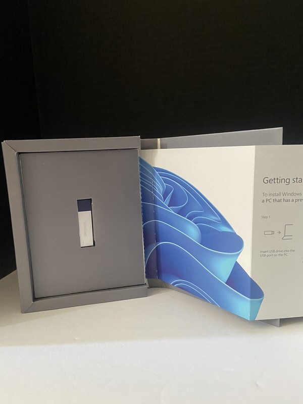 Microsoft Windows 11 Pro 64-Bit USB Flash Drive (HAV-00162) gallery