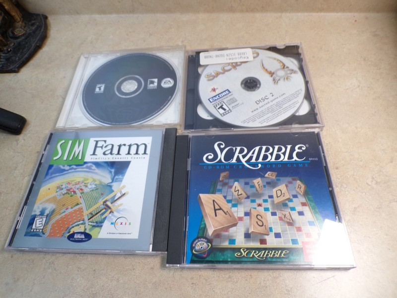 Lot of various software for PC City of Villains Spore Codename Nina SimCity gallery
