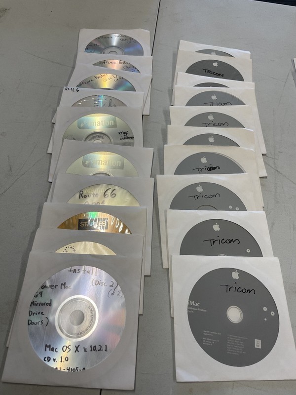 Vintage lot of 60+ Apple Hardware Test, Diagnostic, OS Restoration, Custom Disc gallery