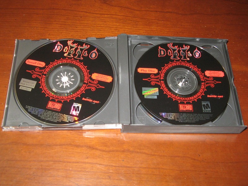 Diablo II PC CD-ROM disks + Ultimate Strategy Guide Windows/Macintosh Blizzard gallery